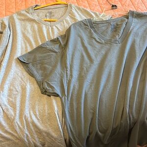3 XL men’s shirts lt grey v neck dark grey v neck and Ford shirt